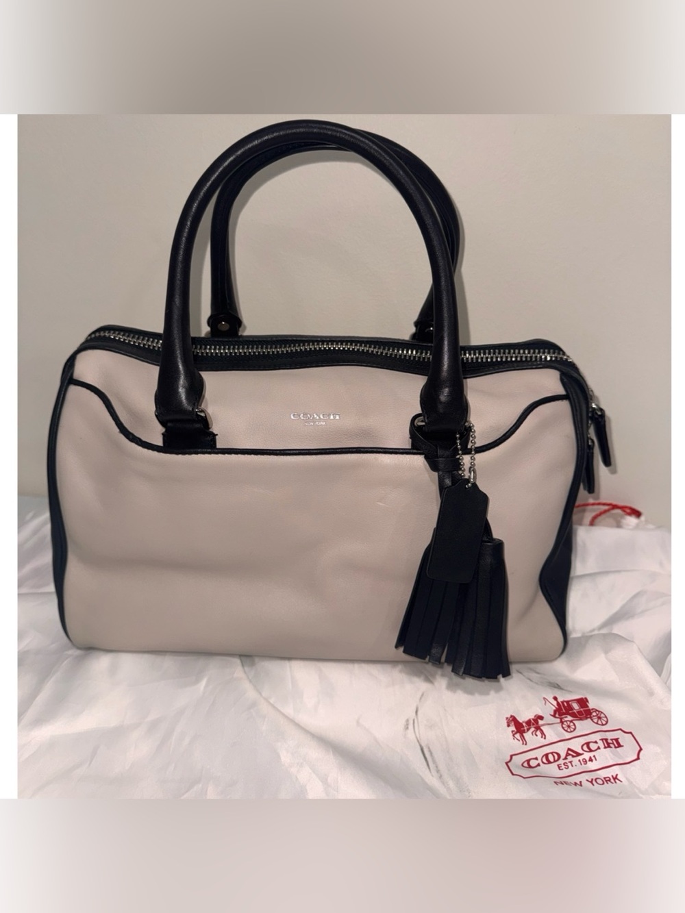 Coach New York Medium Leather Handbag Tan & Black – Used Great Condition